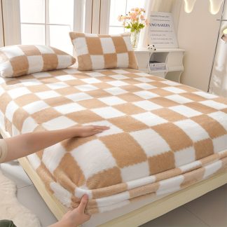 Milky Velvet Flannel Checkered Fitted Sheet Bed Sheet Thickened Warm Mattress Protector Cover for Bedroom Use, Fluffy Comfortable Thick Warm Soft Microfiber, No Pillowcase Included